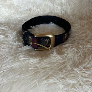 Casual Corner Belt sz M